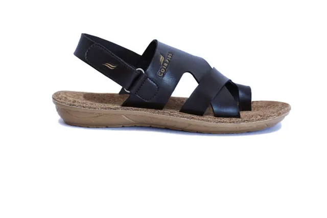 Men's sandal with a coir footbed and black crossed straps