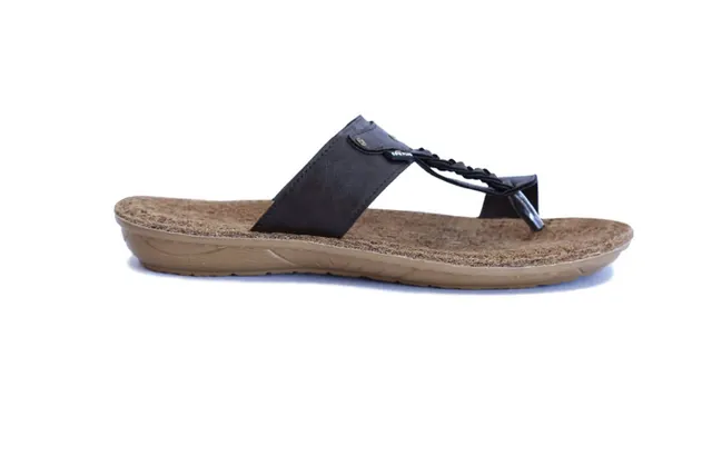 Men's slipper with a coir footbed and black upper