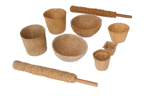 Coir pots, hanging baskets and moss poles